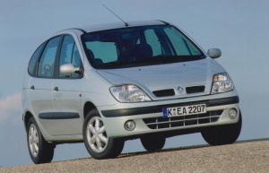 Himmel: Renault Scenic Pressefoto pf755