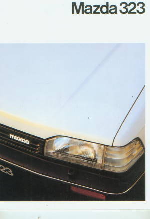 Große Klappe.- Mazda 323 1988