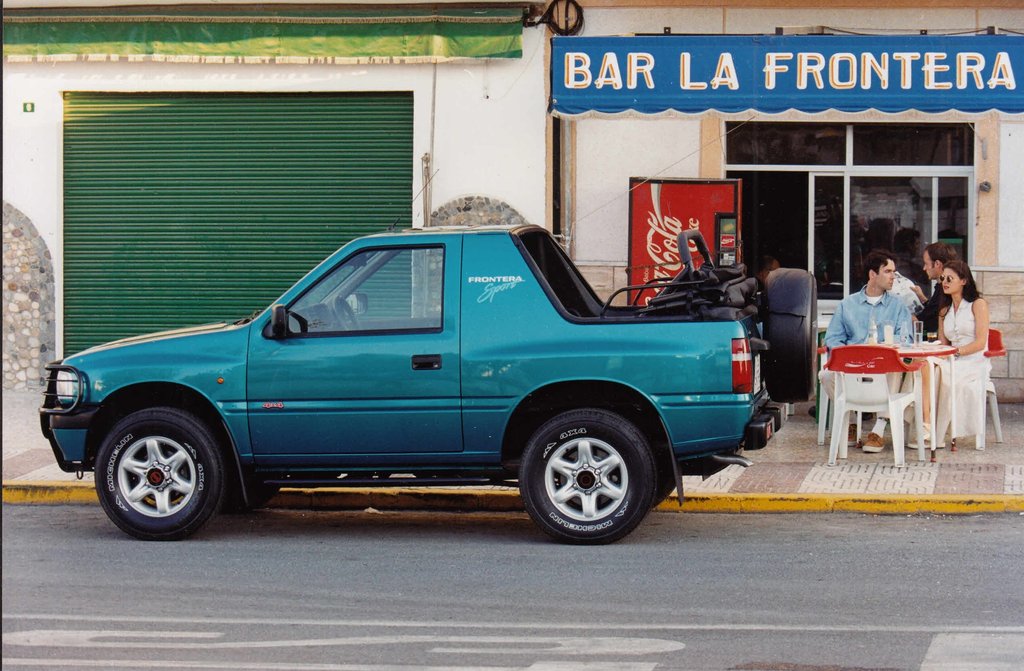 Pressefoto Opel Frontera Sport  Soft Top 1995 prf-665